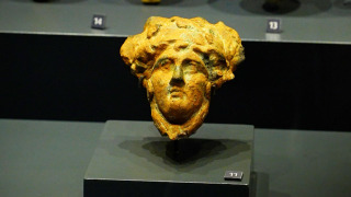 Müze Ziyaretçisi 8. Bölüm